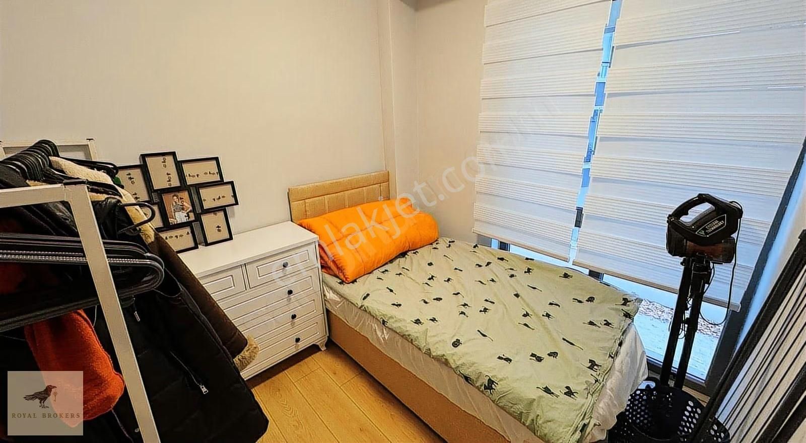 Satılık, Birlik Mah. 450. Cad. Genç Bina, Boş, 1+1 - Görsel 5