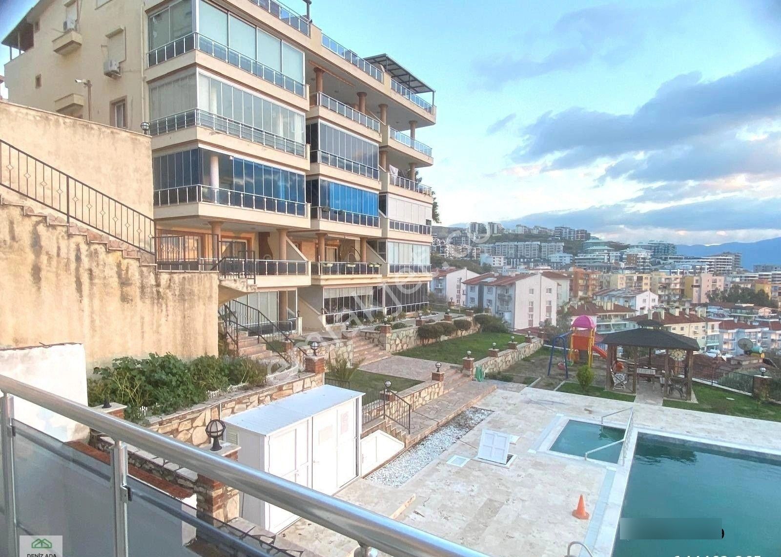 Kuşadası’nın Kalbinde Kadınlar Denizi Mahallesi’nde, Tam Panoramik Deniz Manzaralı 1+1 Satılık Daire - Görsel 8