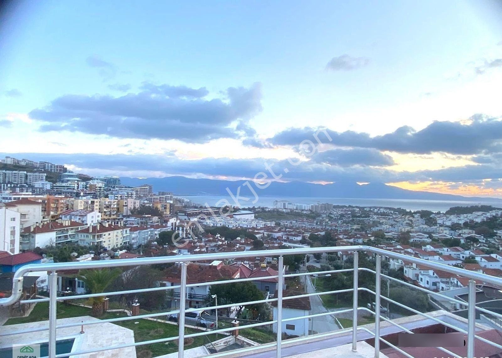 Kuşadası’nın Kalbinde Kadınlar Denizi Mahallesi’nde, Tam Panoramik Deniz Manzaralı 1+1 Satılık Daire - Görsel 16