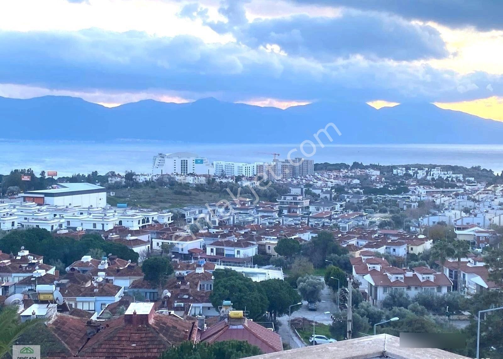 Kuşadası’nın Kalbinde Kadınlar Denizi Mahallesi’nde, Tam Panoramik Deniz Manzaralı 1+1 Satılık Daire - Görsel 19