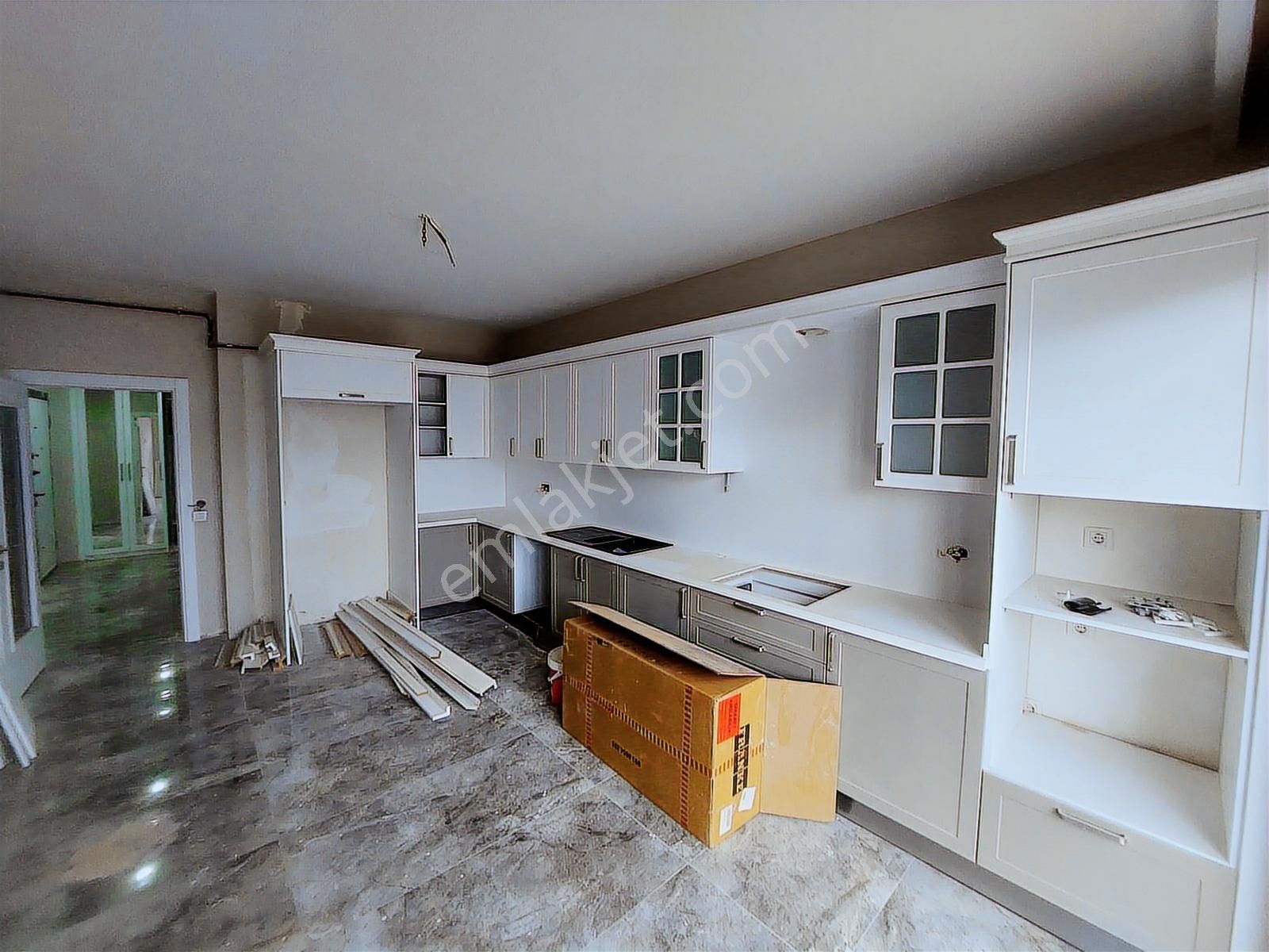 Beylikdüzü Dereağzında Satılık 5+1 Villa - Görsel 24