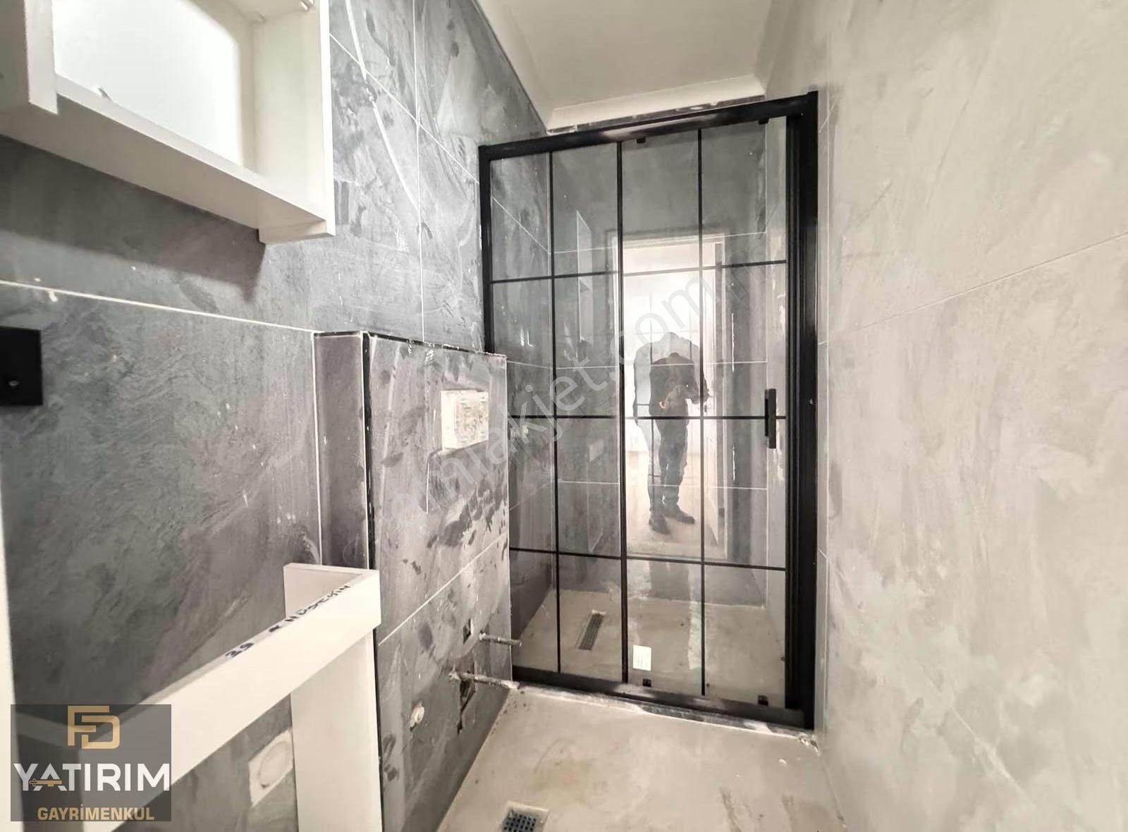 Bayramoğlu Merkezde Deniz Manzaralı 4+1 200 M2 Asansörlü Dubleks - Görsel 15