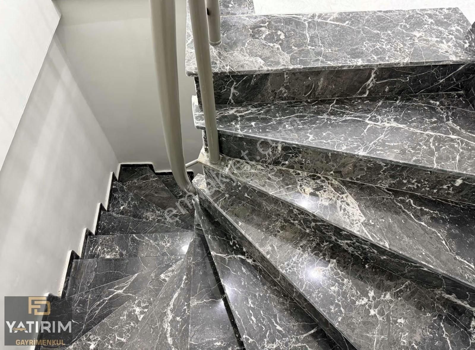 Hastane Ve Metro Durağı Yakını 3+1 150 M2 Bahçe Dubleksi - Görsel 8