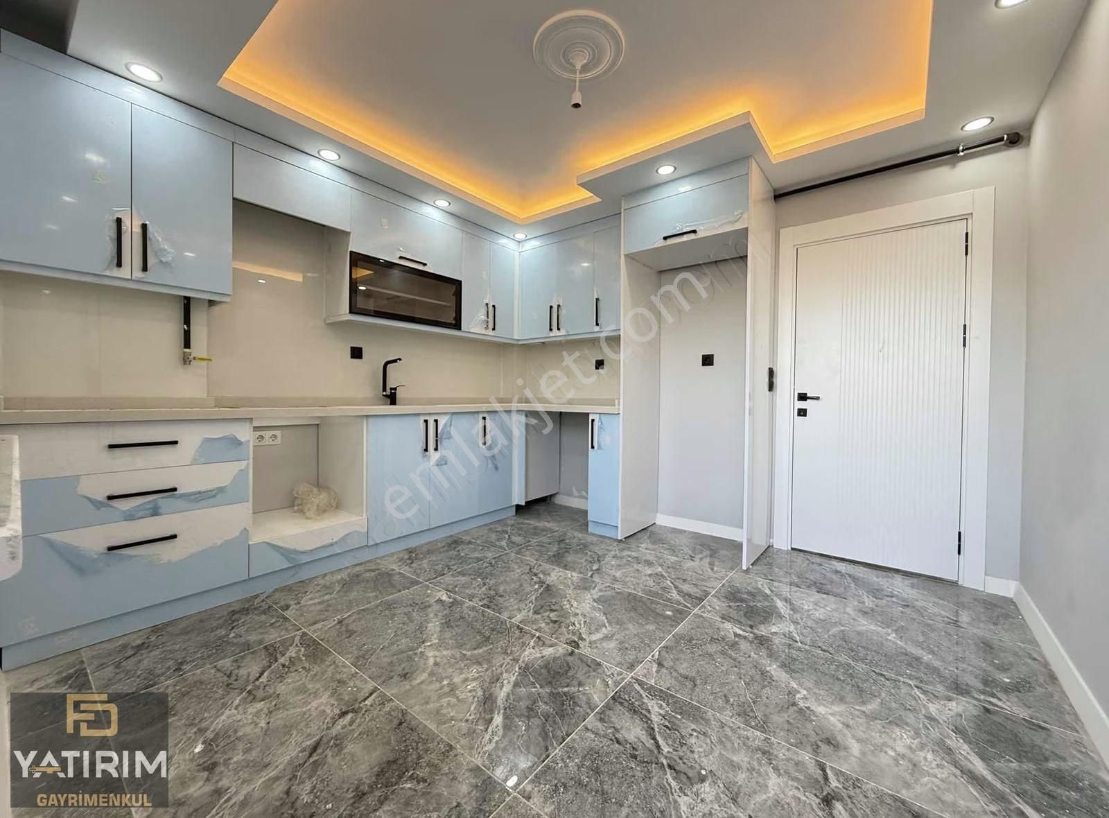 Tuzla Cad. Yakını Asansörlü 2+1 Lüks Ara Kat Daire