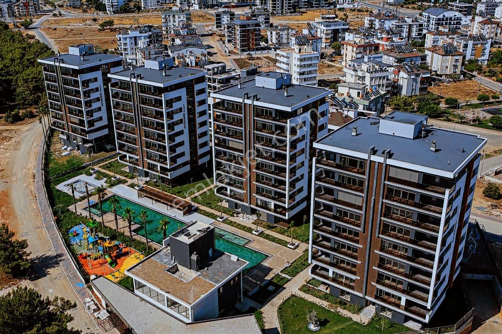 Lüks Sitede Sıfır Eşyalı Kiralık Tripleks 1+1 Daire - Görsel 4