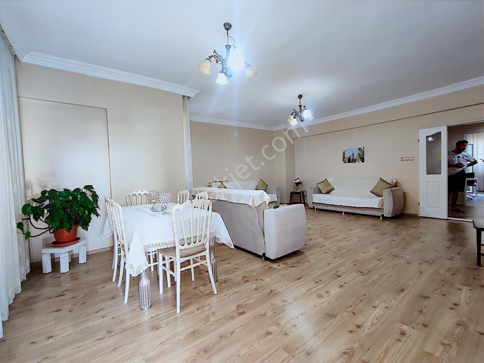 Karataş 3+1 1 Bölgede Tramvayın Yanı Başı.... - Görsel 10