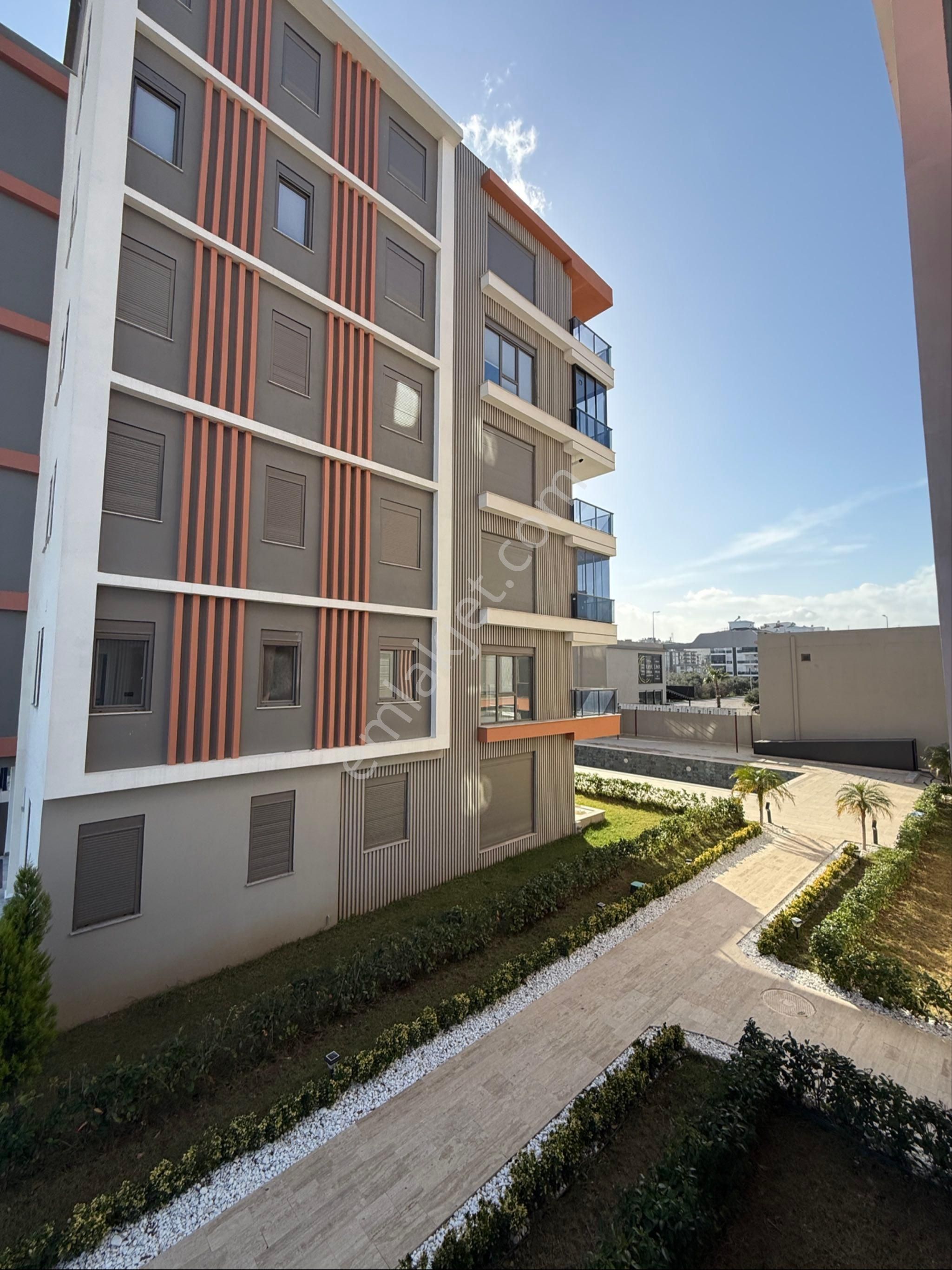 Varsakta Merkezi Konumda Kiralık 2+1 Daire - Görsel 15