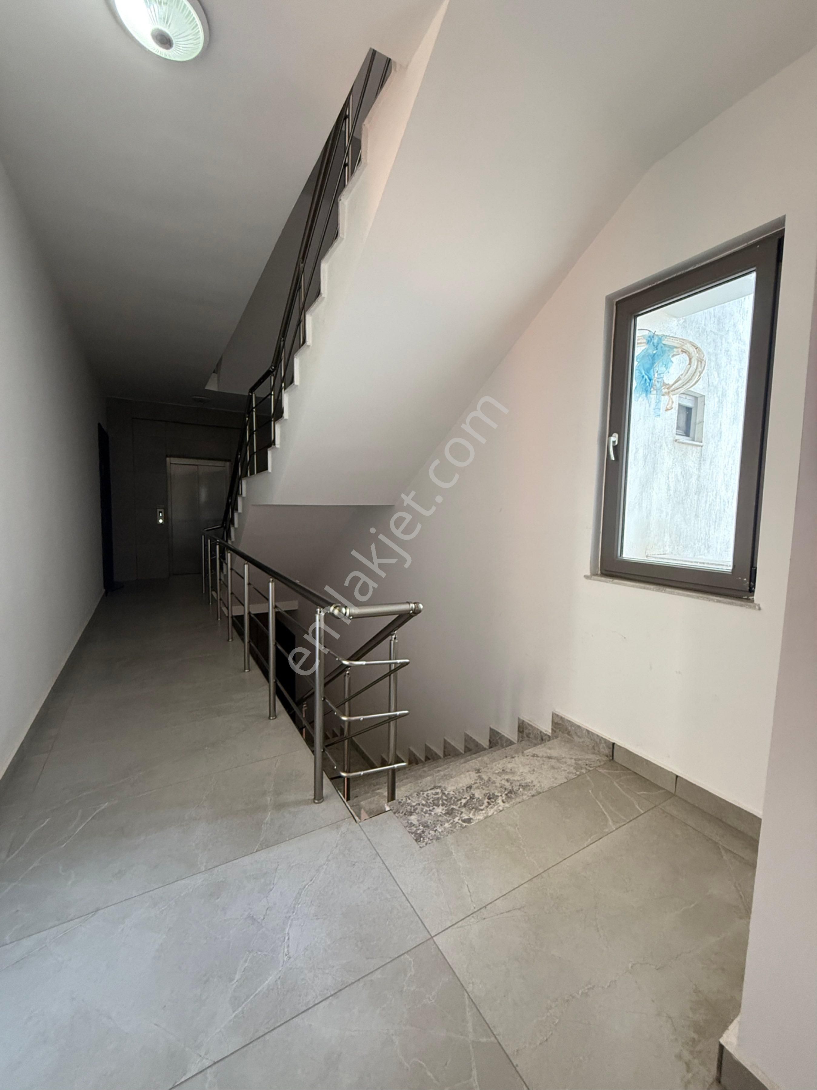 Varsakta Merkezi Konumda Kiralık 2+1 Daire - Görsel 13