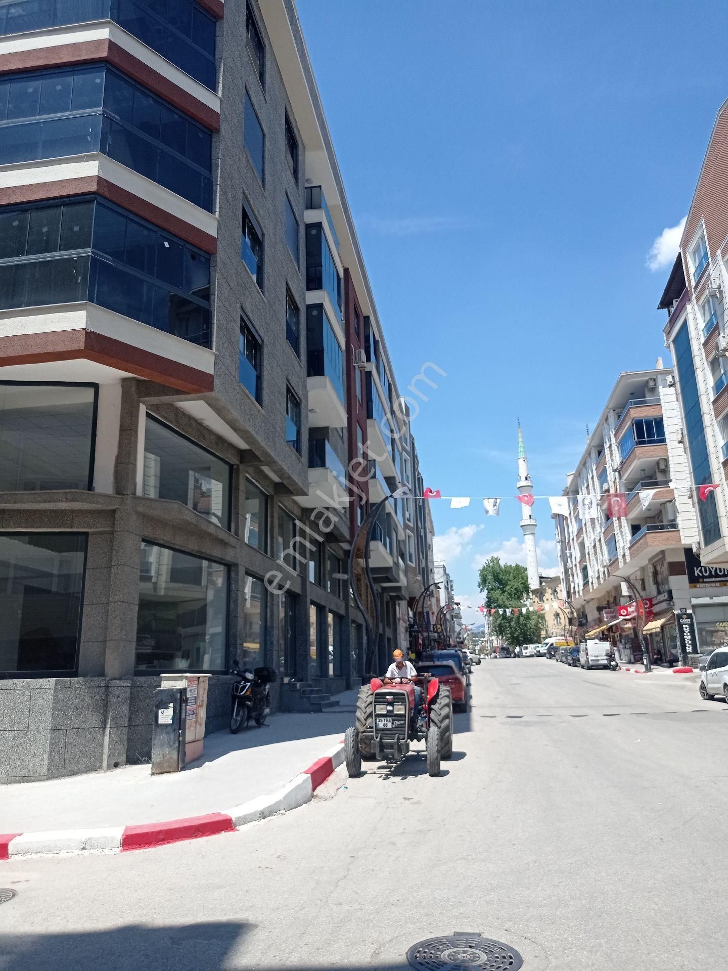 Barışmanço Caddesi Uzerınde Sıfır Bına On Cephe Ofis Olarak Ta Kullanma İmkanı 1+1 Daire - Görsel 3