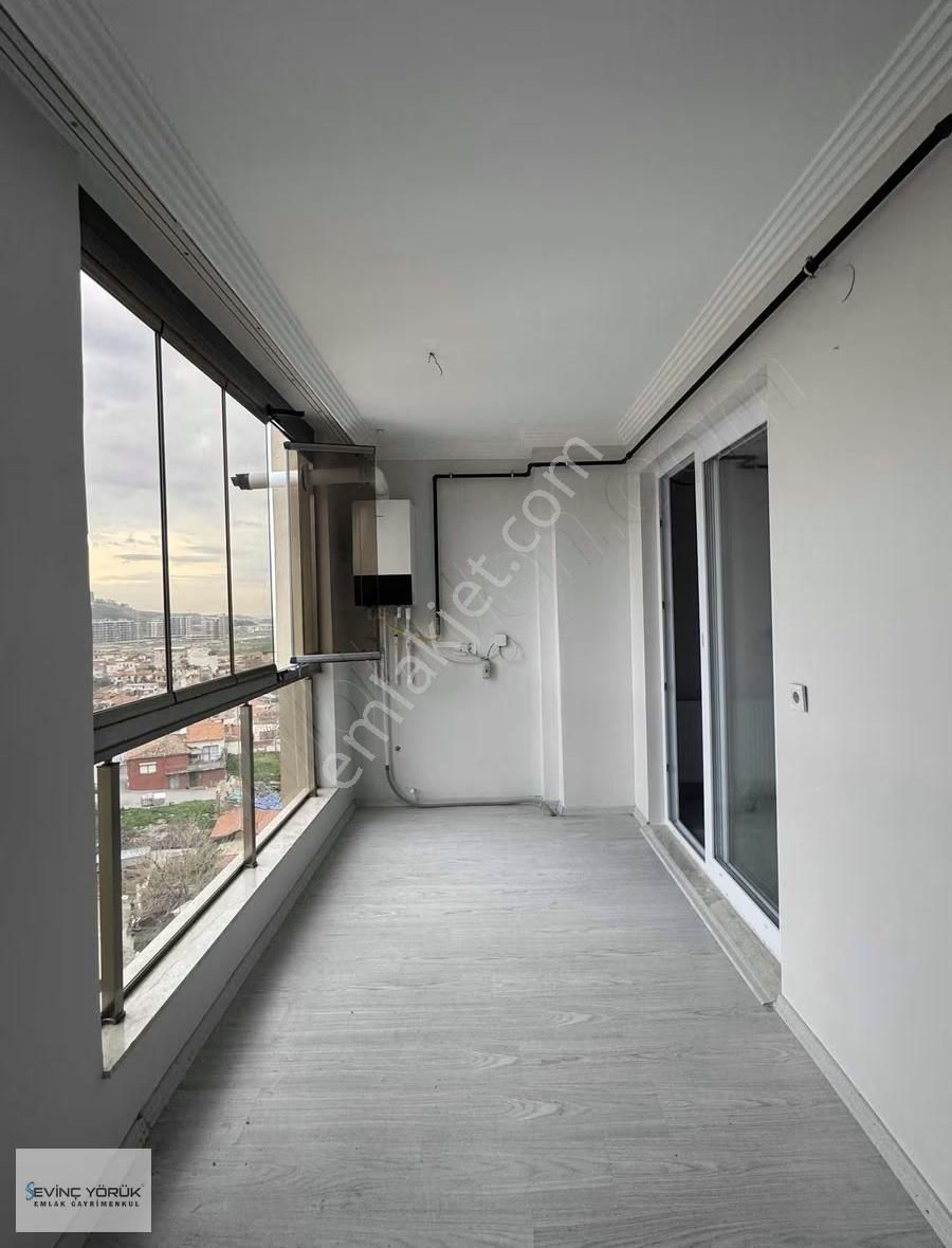 Menemen Merkezde Site İçinde Lüks 2+1 Kiralık Daire