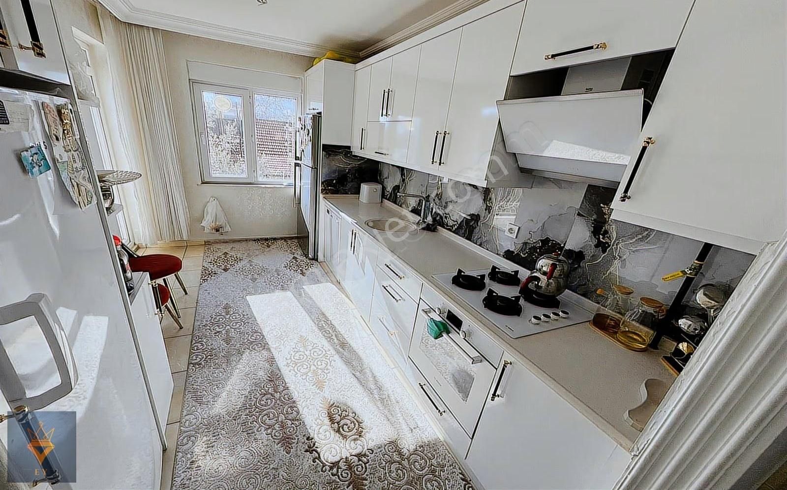 Mükemmel Konumda Katta Asansörlü 2+1 - Görsel 11