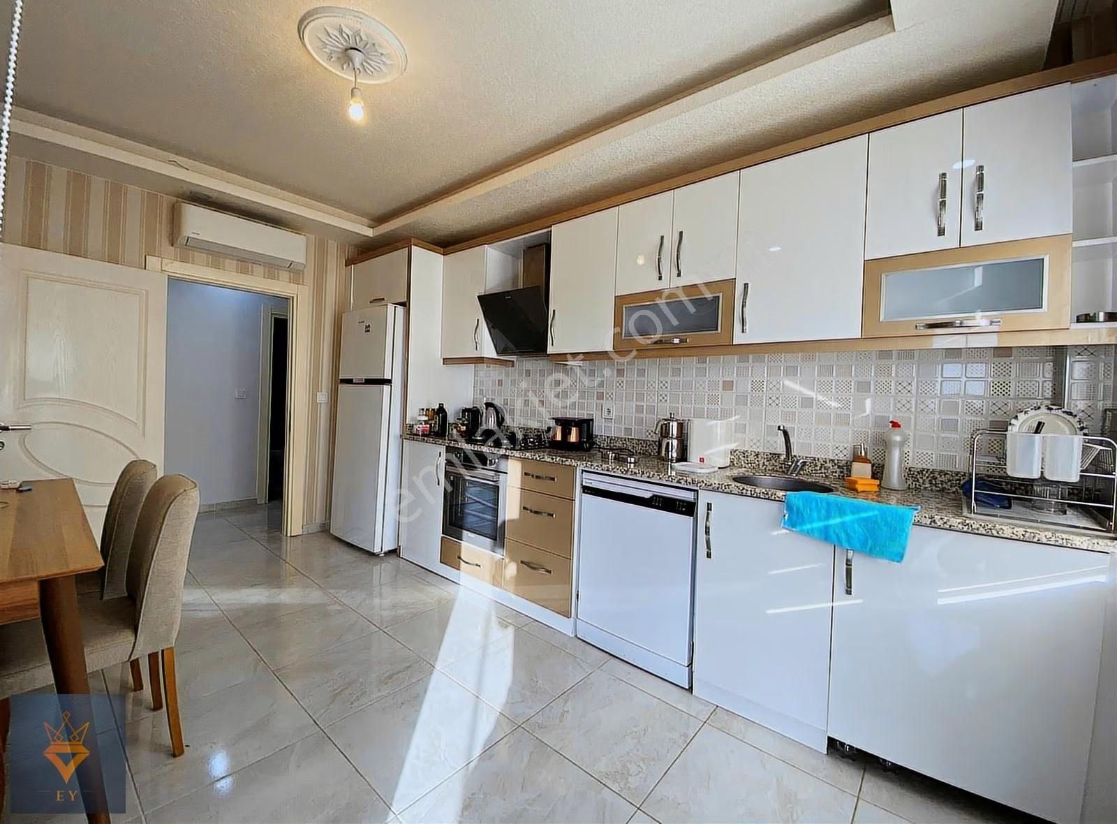 Kırçiçeği Caddesi Üzerinde Doğalgazlı Havuzlu Site İçi 2+1 Daire