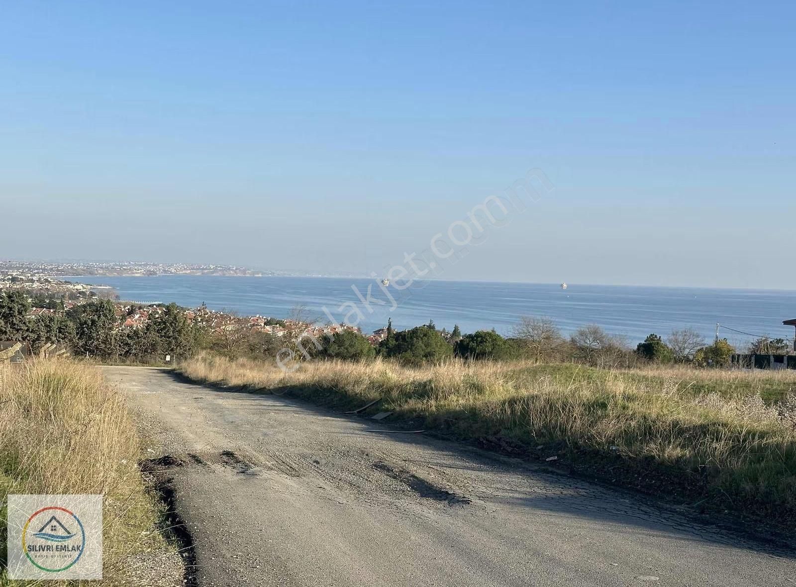 Sancaktepe'de Deniz Manzaralı Villa İmarlı Tek Tapu Arsa 408m2