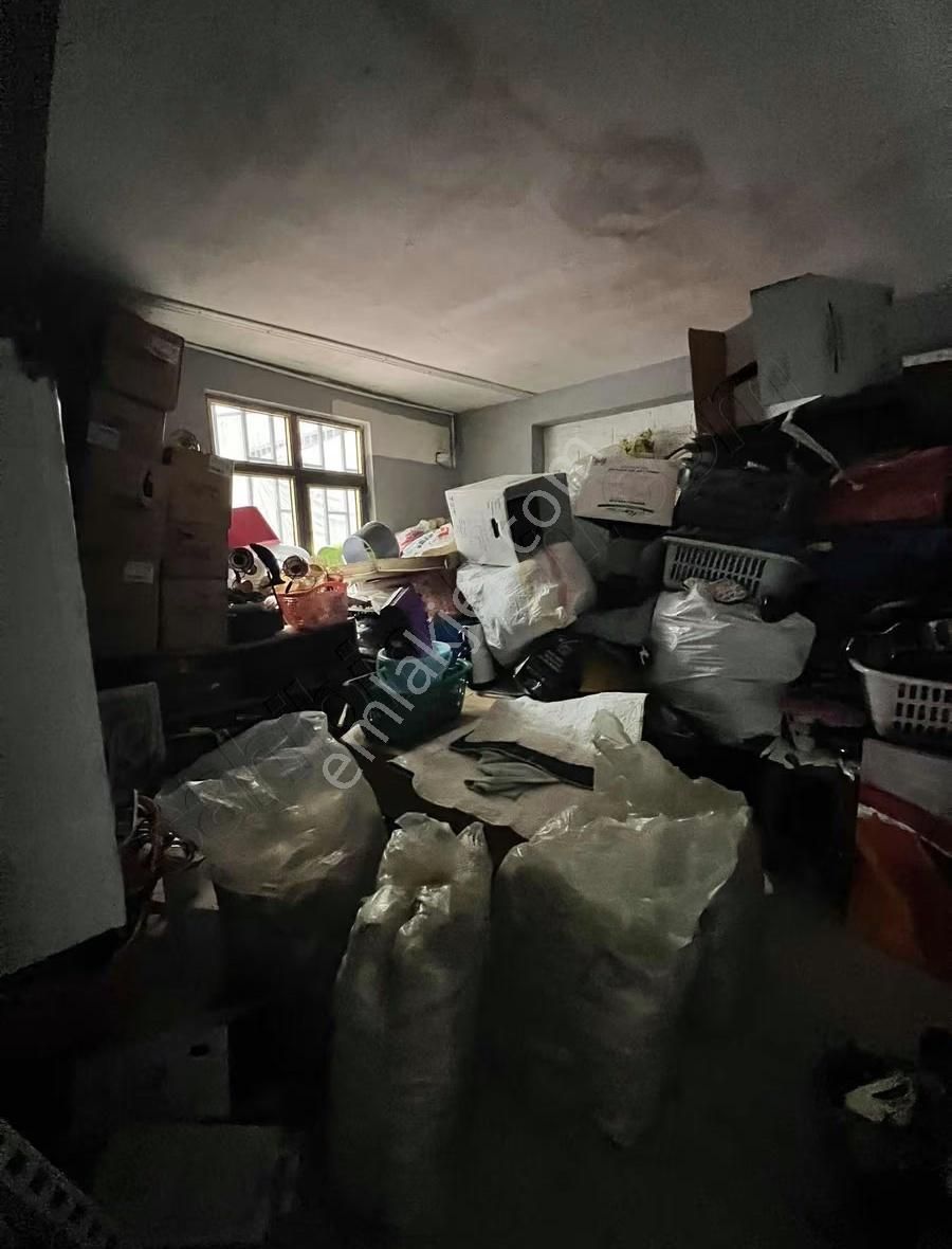 Altıkat Emlaktan Satılık Dükkan Yunusemre Caddesinde - Görsel 2