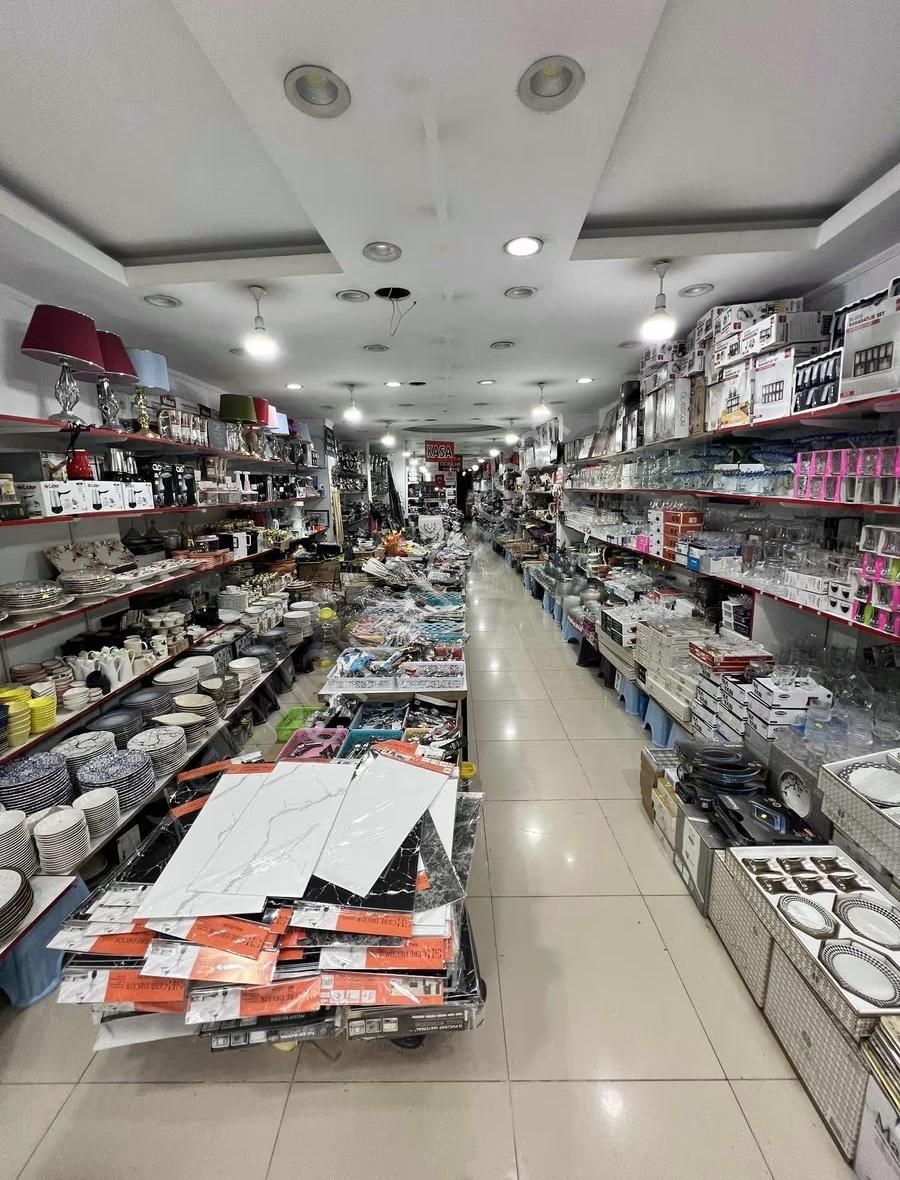 Altıkat Emlaktan Satılık Dükkan Yunusemre Caddesinde - Görsel 4