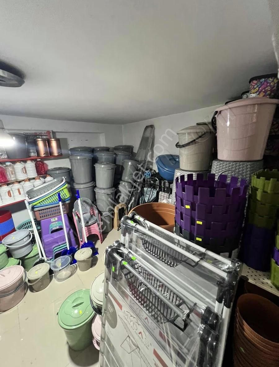 Altıkat Emlaktan Satılık Dükkan Yunusemre Caddesinde - Görsel 3