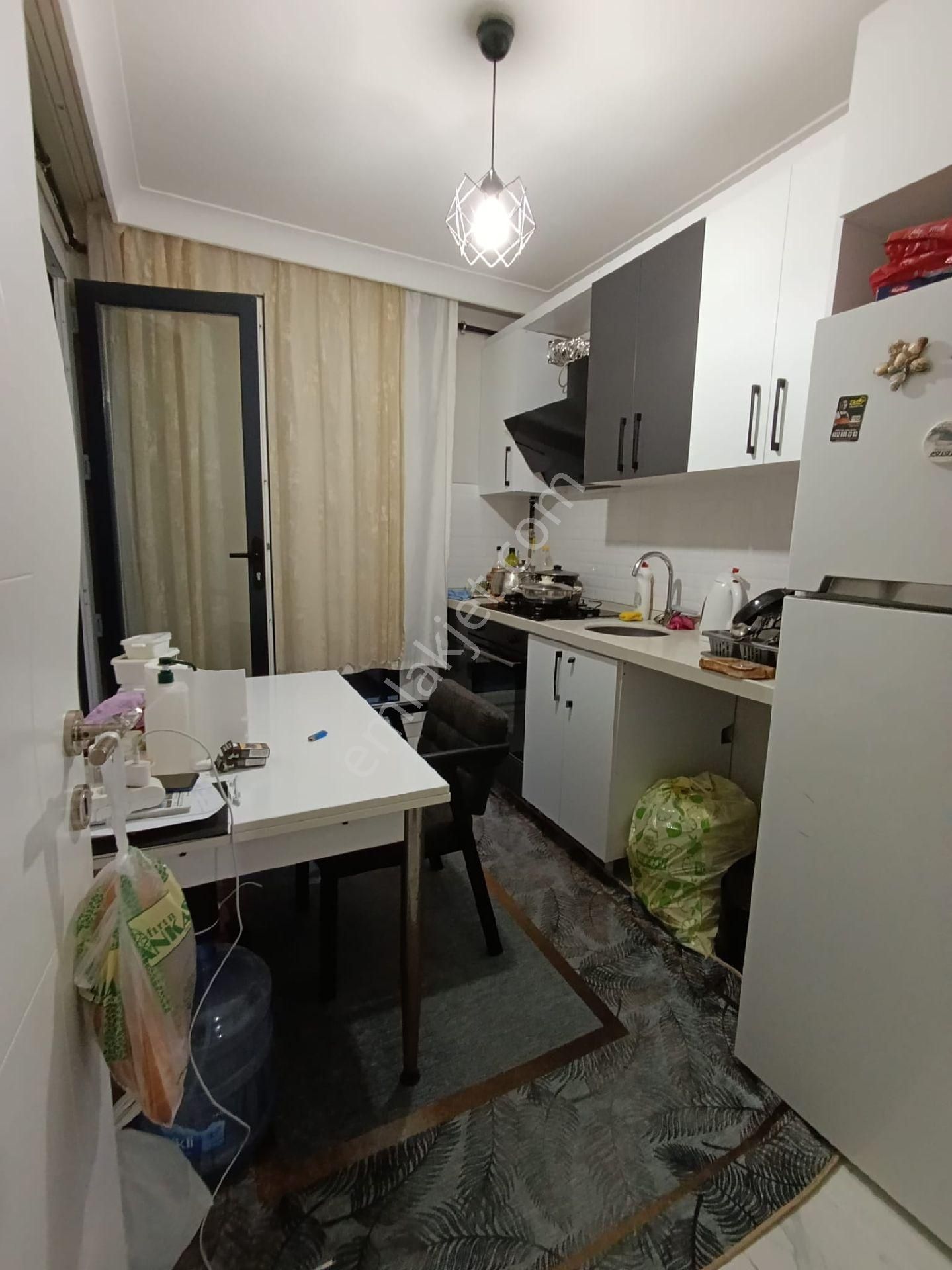 Küçükçekmece Cennet Mah. Satılık Ön Cephe 2+1 Arakat - Görsel 2