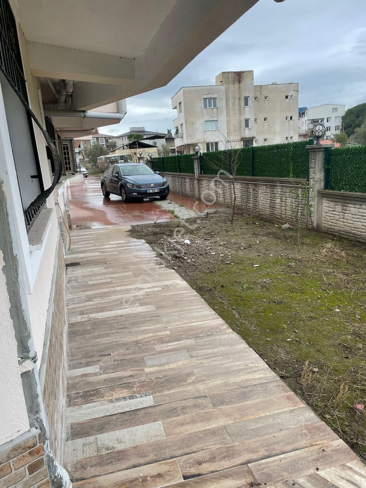 İslamsaray Mah.'de Cadde Cepheli, Bahçeli & Otoparklı 2+1 Daire - Görsel 2