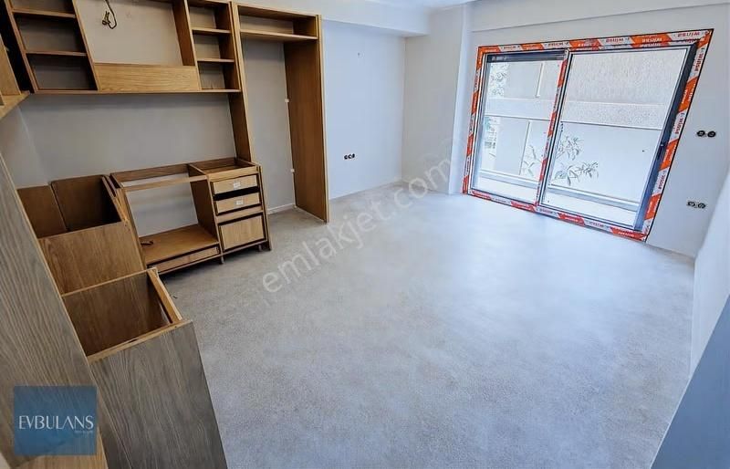 Eşsiz Lokasyon Girne Caddesi Yanı A Sınıf Lüx 1+1 Daire