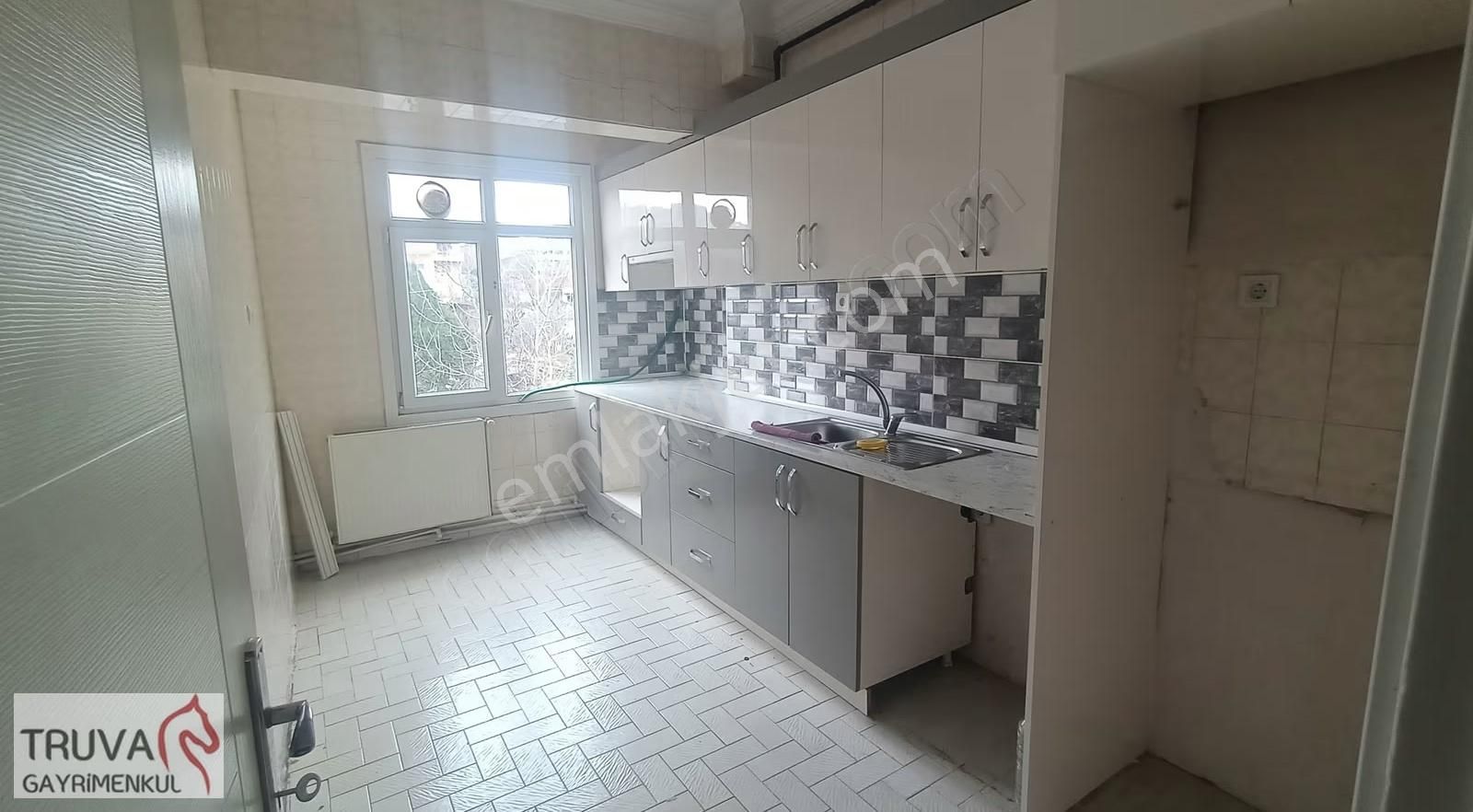 Kurtköy Merkezde Fırsat Yatırımlık Boş İki Daire, Bir Dükkan - Görsel 16