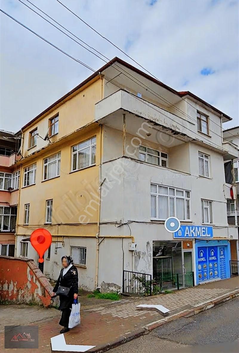 Marmaray Tren İstasyonunun Yanında Kat Mülkiyetli 1+1 Daire