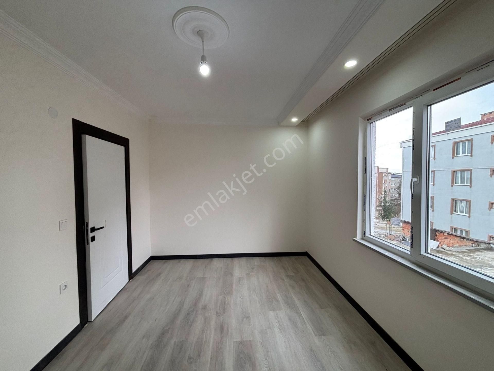 **eryıldız İnşaat'tan**merkezi Konumda İskanlı K.otoparklı 2+1**4.kat Güney Cephe - Görsel 22