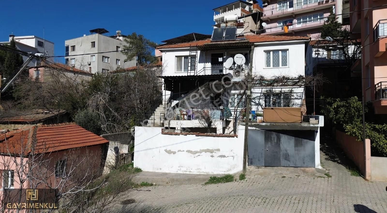 Kavaklıdere Mahallesinde Müstakil 2 Katlı Bahçeli Ev - Görsel 2