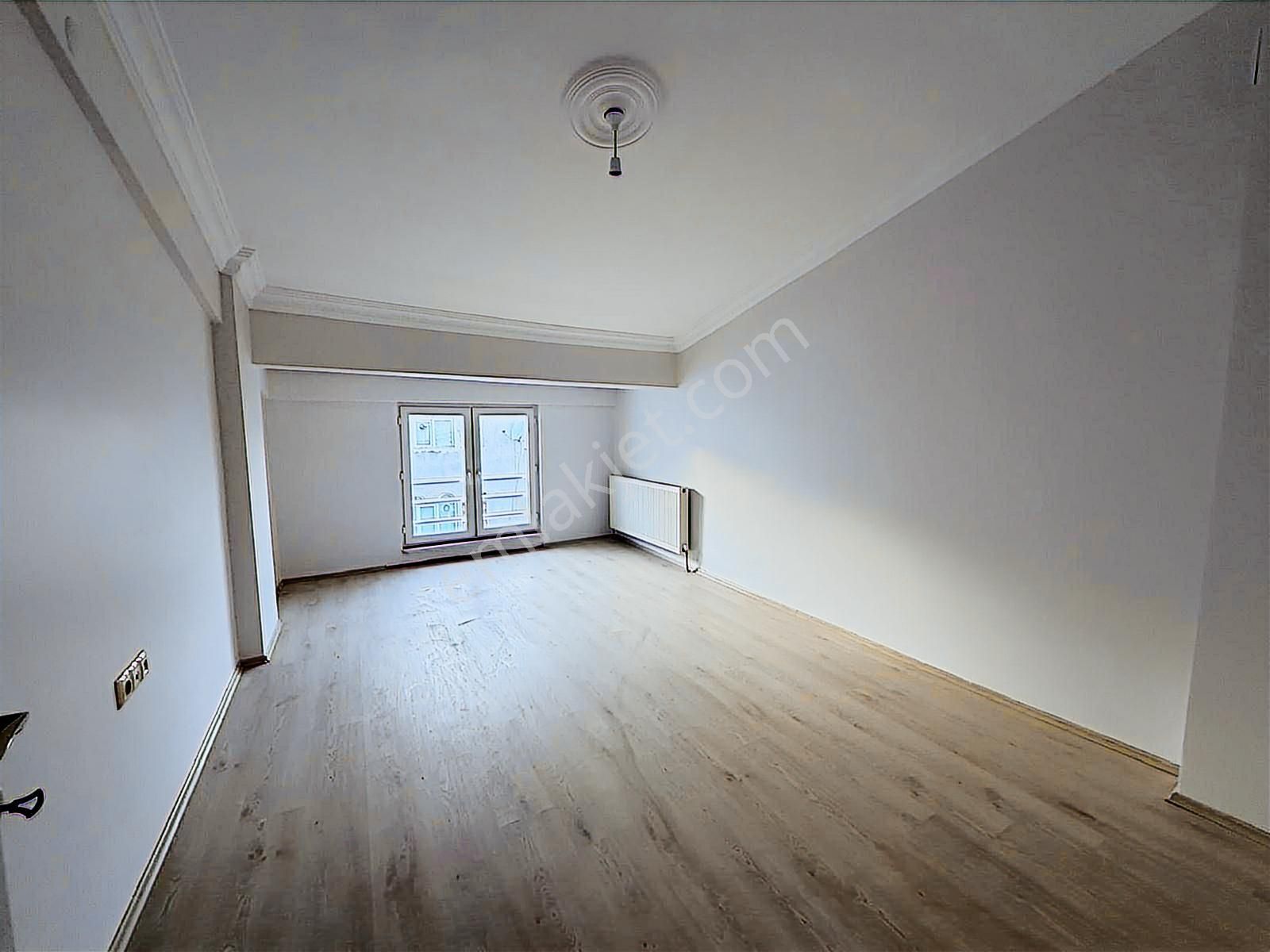 Oscar'dan Çamlıca'da Çok Geniş İki Balkonlu 2+1 Dubleks - Görsel 8