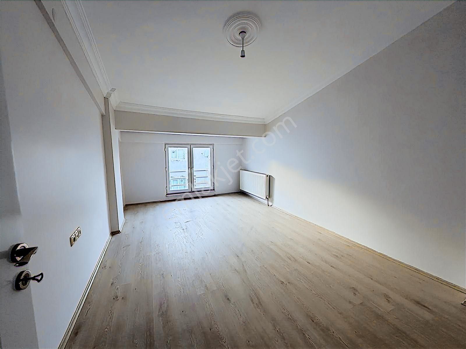 Oscar'dan Çamlıca'da Çok Geniş İki Balkonlu 2+1 Dubleks - Görsel 9