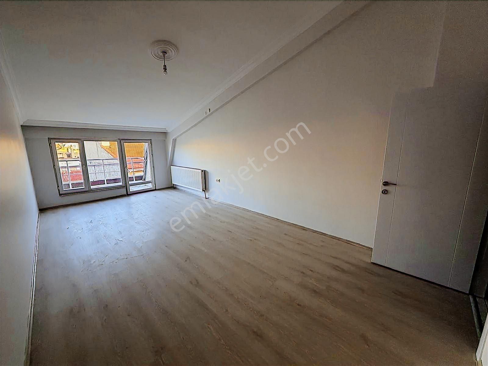 Oscar'dan Çamlıca'da Çok Geniş İki Balkonlu 2+1 Dubleks - Görsel 18