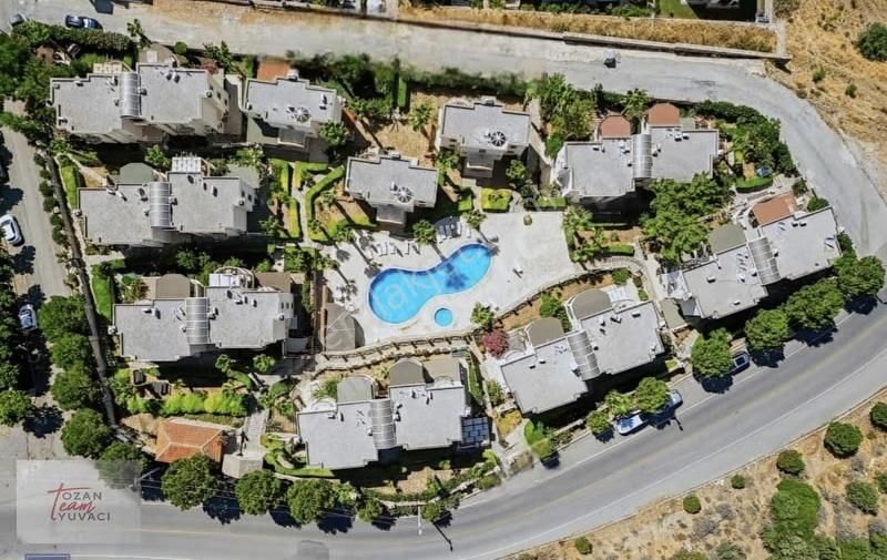 Konacık Satılık Site İçerisinde Havuzlu 2+1 Dubleks Daire