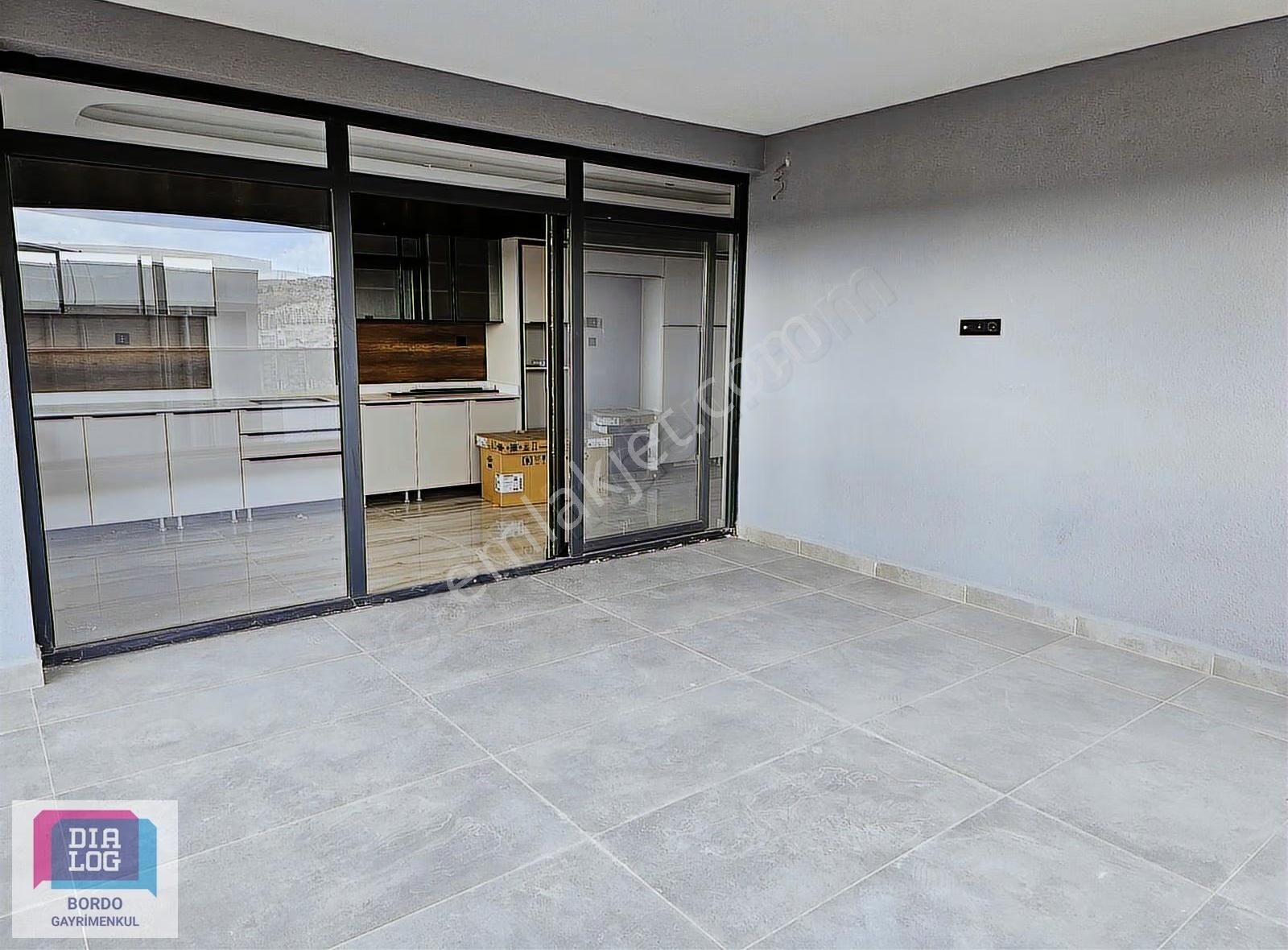 Acil! Bordo Modern Sitesi Lüks 4+1 Satılık Daire - Görsel 8