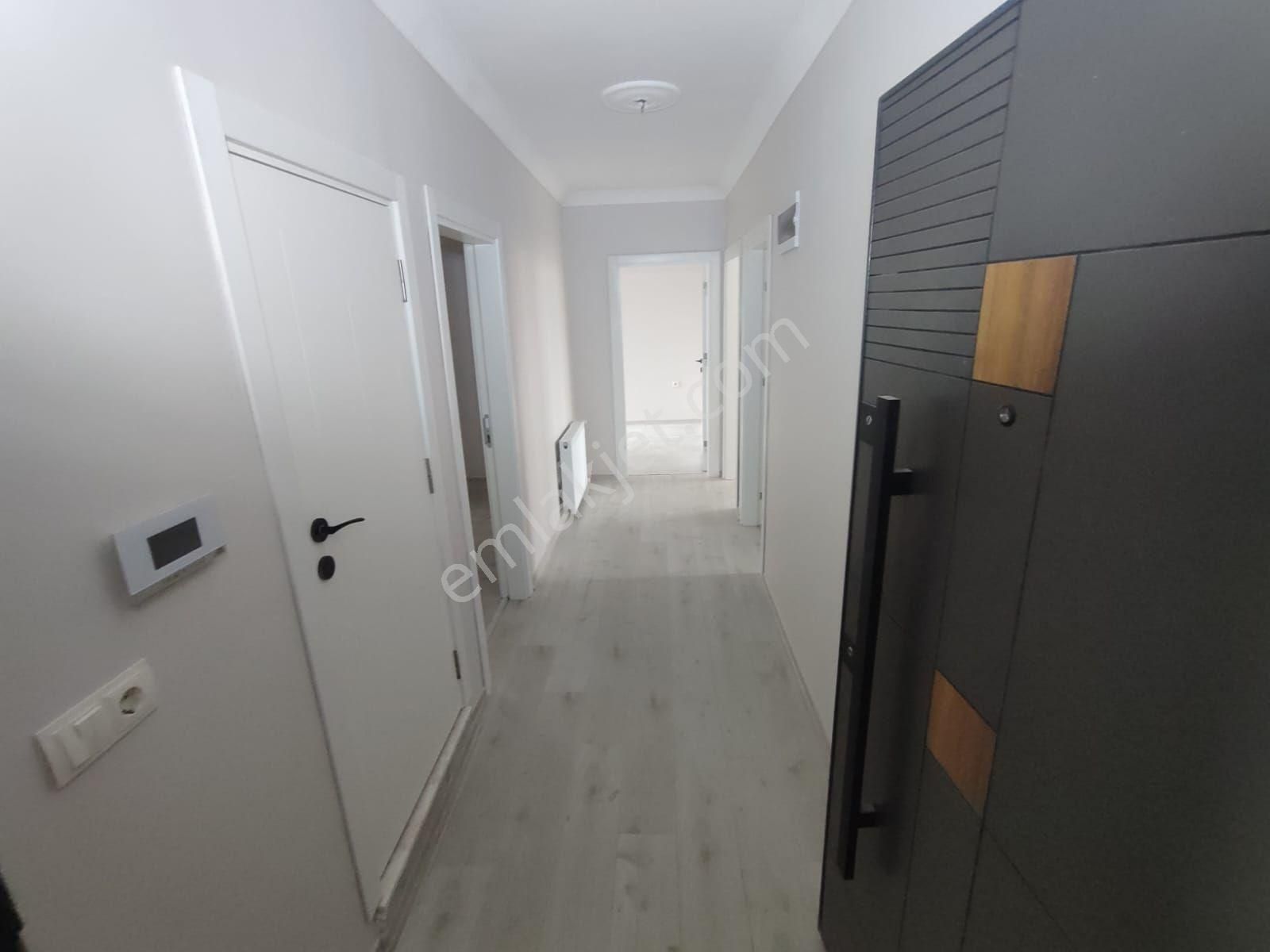 Okedremit Cumhuriyet Mahallesinde Pazartesi Pazarına Yakın Muhteşem Lokasyonda Satılık - Görsel 22