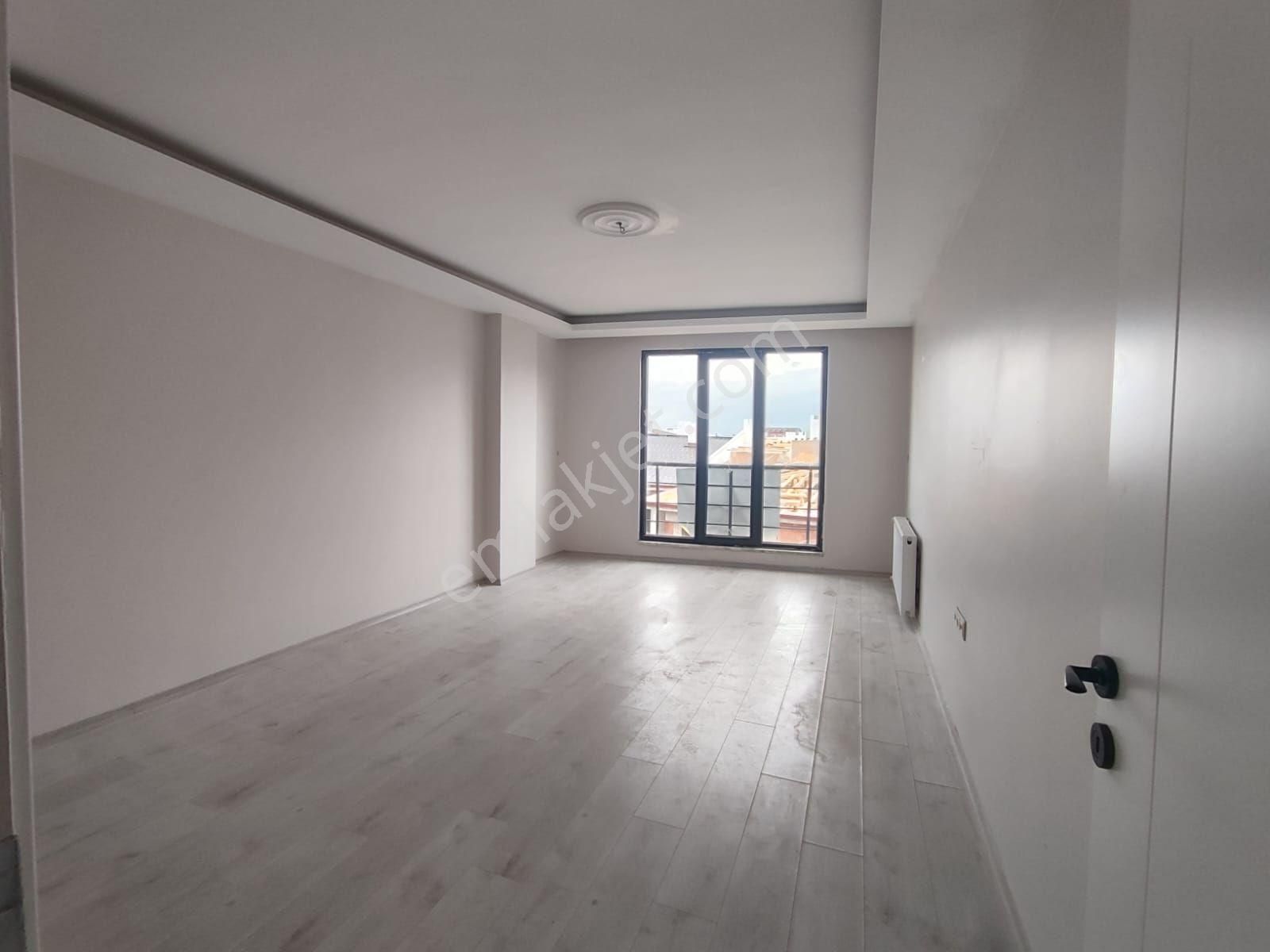 Okedremit Cumhuriyet Mahallesinde Pazartesi Pazarına Yakın Muhteşem Lokasyonda Satılık - Görsel 4