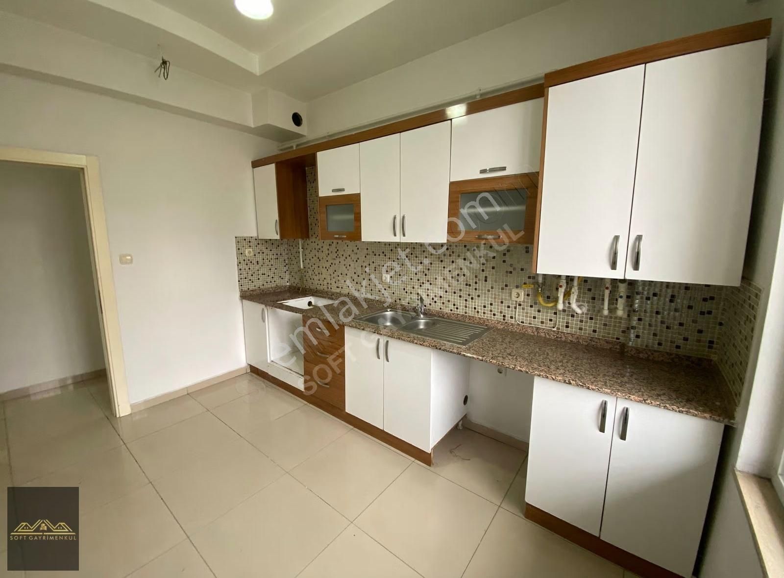 Karacaahmet'te Satılık Merkezi Konumda Masrafsız Yüksek Giriş