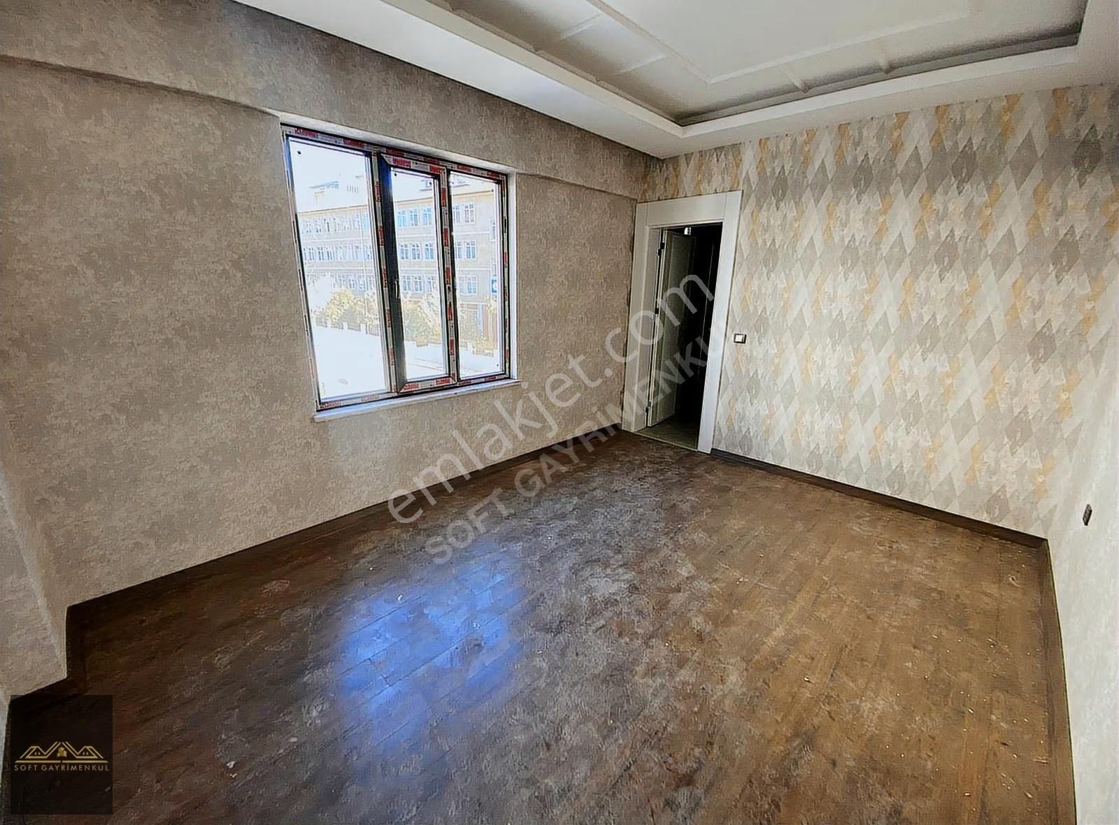Soft'tan Karacaahmet'te Cadde Üstü Cam Balkonlu 2,5+1 Daire - Görsel 17