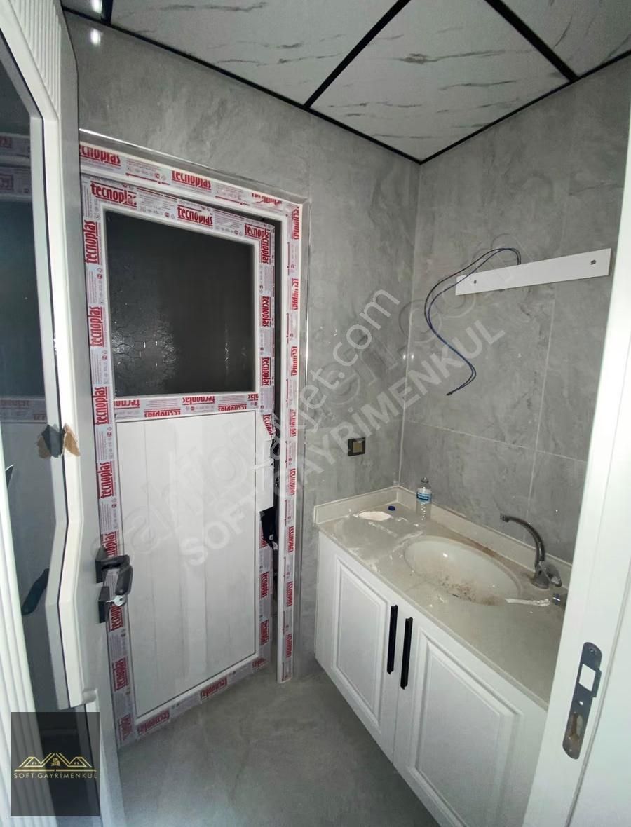 Soft'tan Karacaahmet'te Cadde Üstü Cam Balkonlu 2,5+1 Daire - Görsel 13