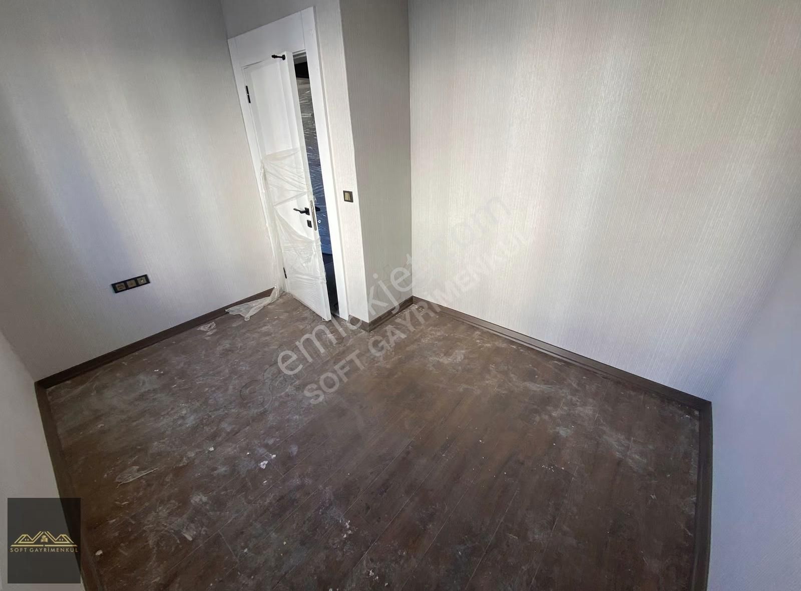 Soft'tan Karacaahmet'te Cadde Üstü Cam Balkonlu 2,5+1 Daire - Görsel 26