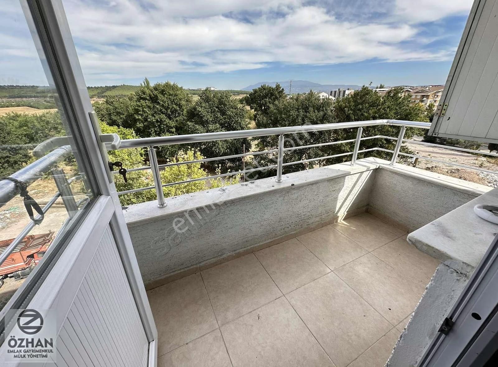 Özhan Emlaktan Site İçerisinde,manzaralı,arakat,eşyalı 2+0 - Görsel 9