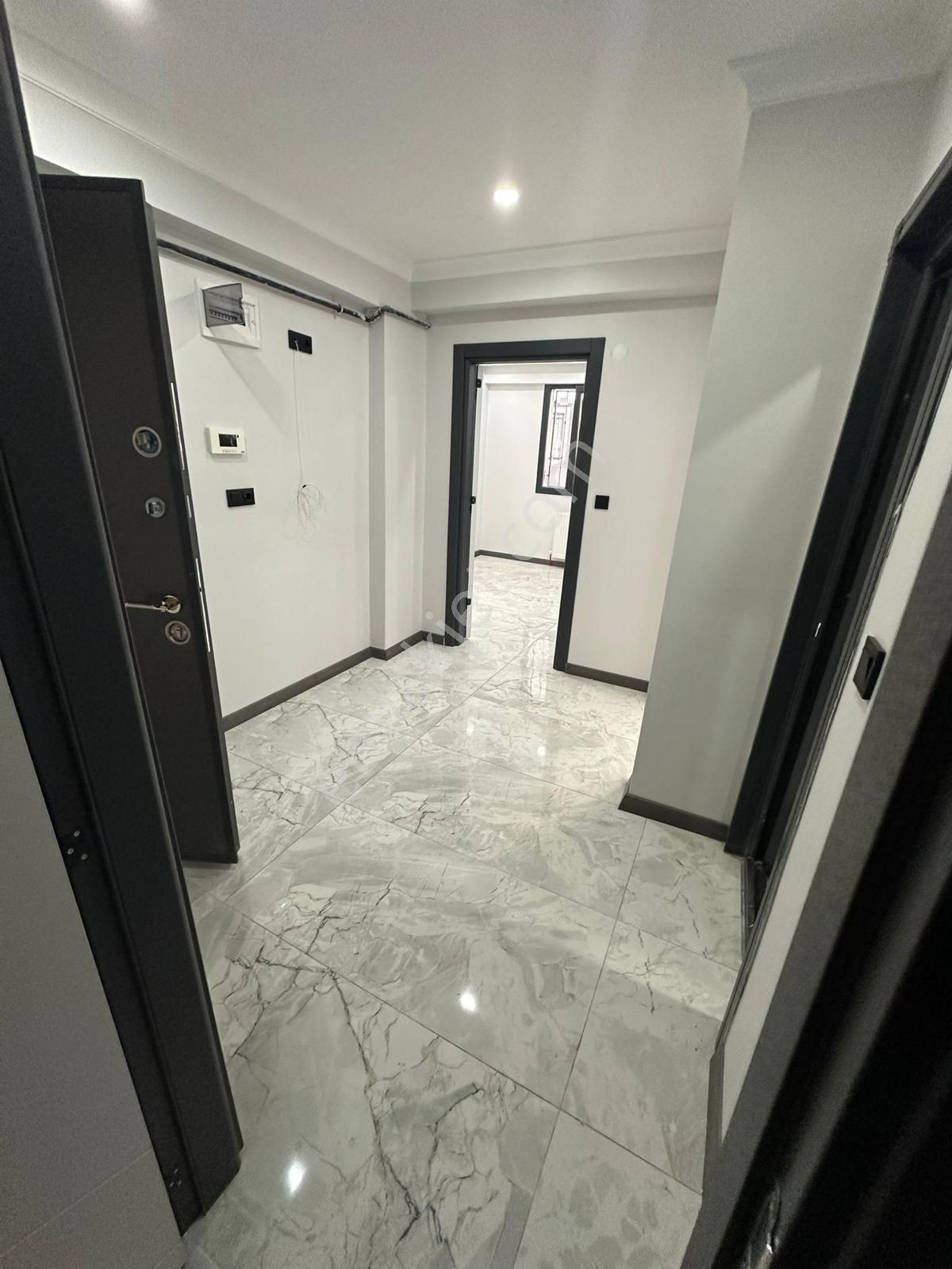 Halkalı Fatih Caddesi’nde 2+1 Balkonlu Ferah Daire - Görsel 33