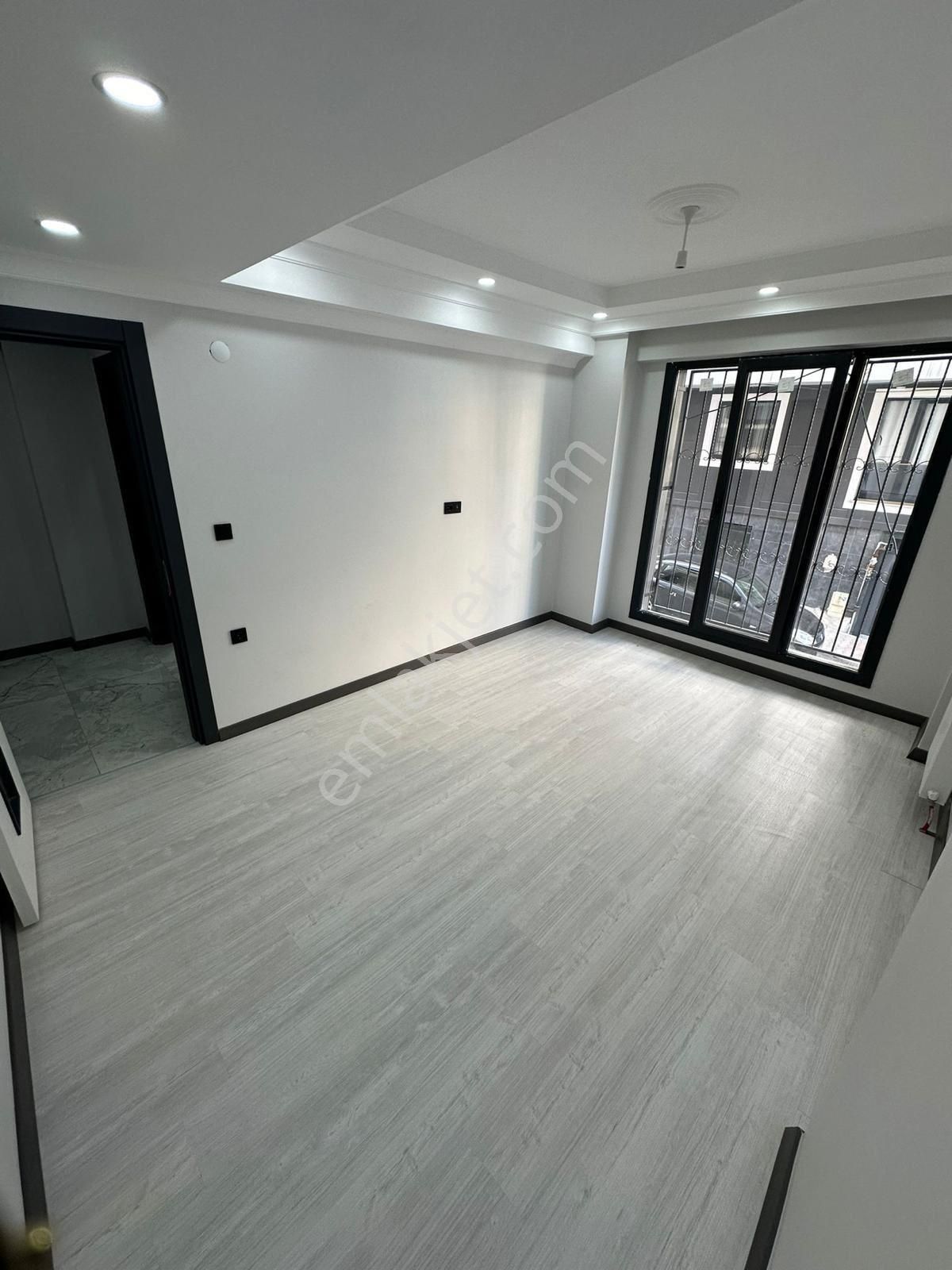 Halkalı Fatih Caddesi’nde 2+1 Balkonlu Ferah Daire