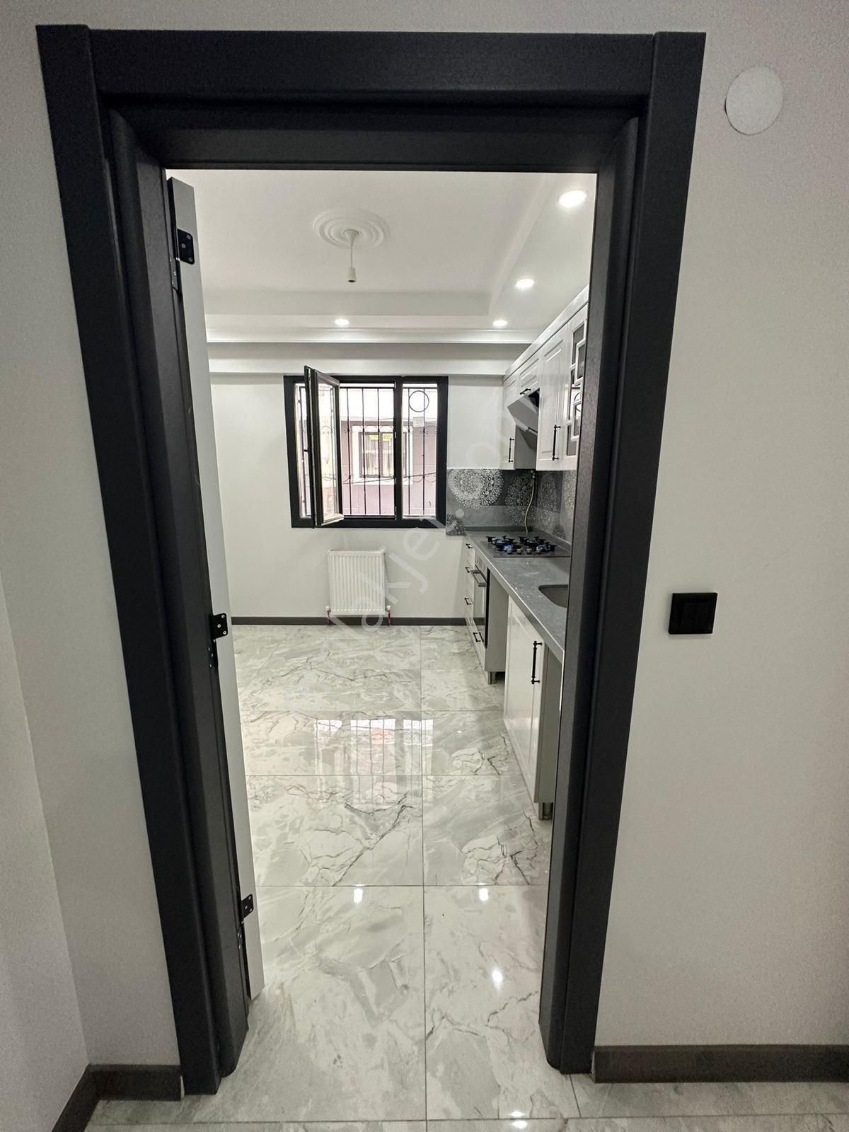 Halkalı Fatih Caddesi’nde 2+1 Balkonlu Ferah Daire - Görsel 12