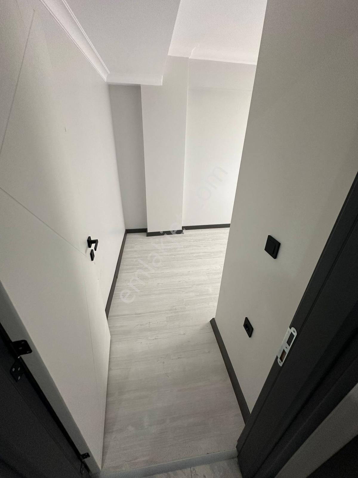 Halkalı Fatih Caddesi’nde 2+1 Balkonlu Ferah Daire - Görsel 18