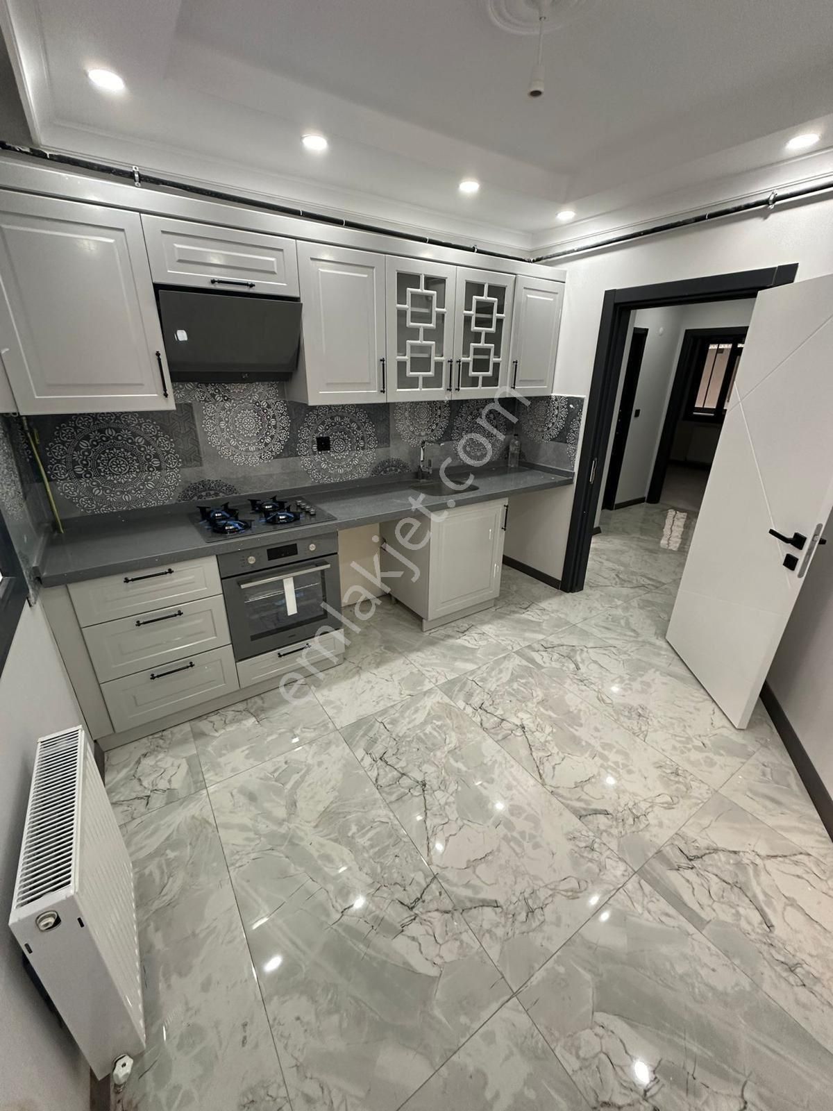 Halkalı Fatih Caddesi’nde 2+1 Balkonlu Ferah Daire - Görsel 15