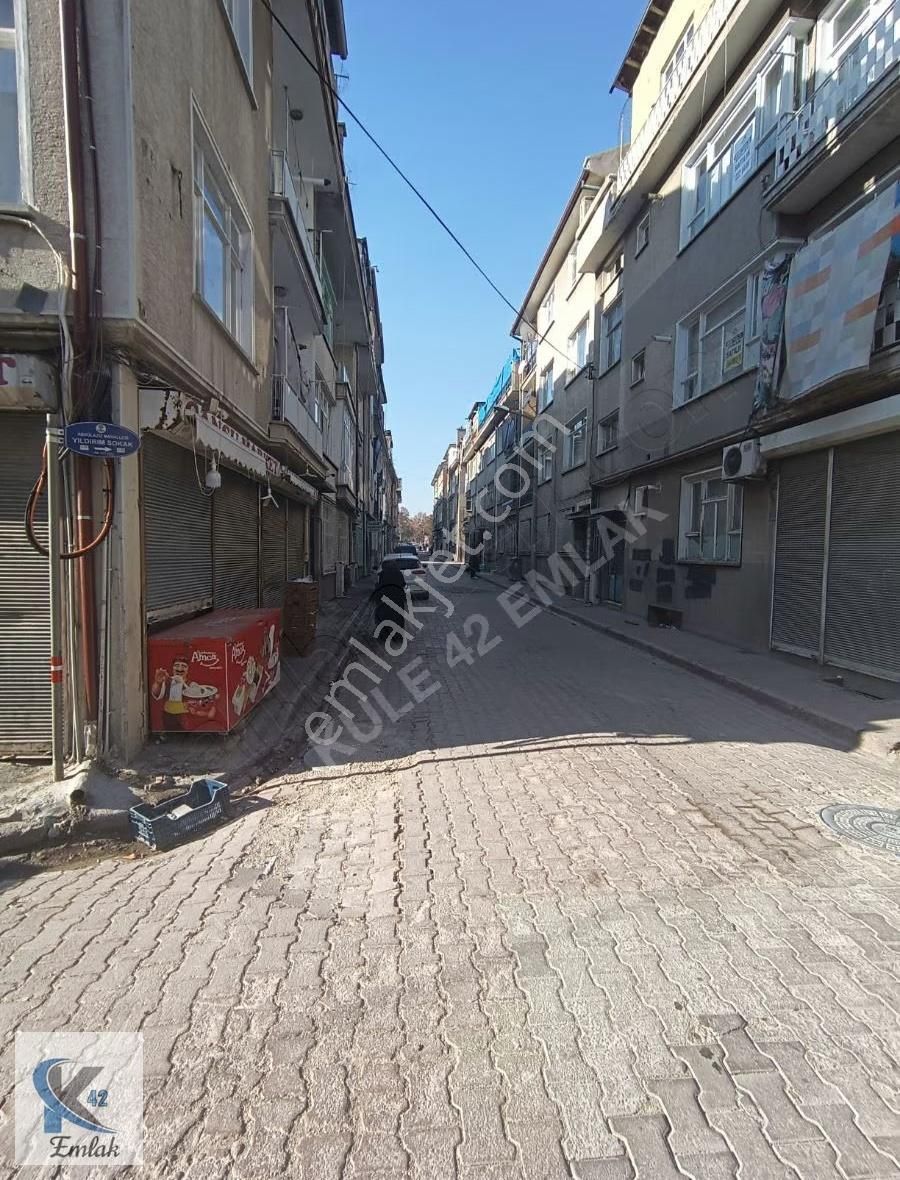 A101 Sokagı 3 Katlinin 3 Kati Teraslı Daire Dogalgazlı