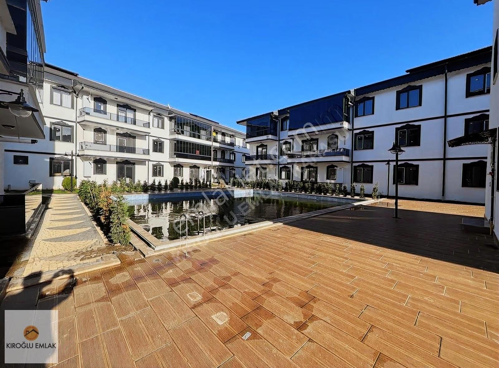 Lüks Yaşam!!! Modern~havuzlu~güvenlikli Site İçinde Sıfır 1+1 - Görsel 2