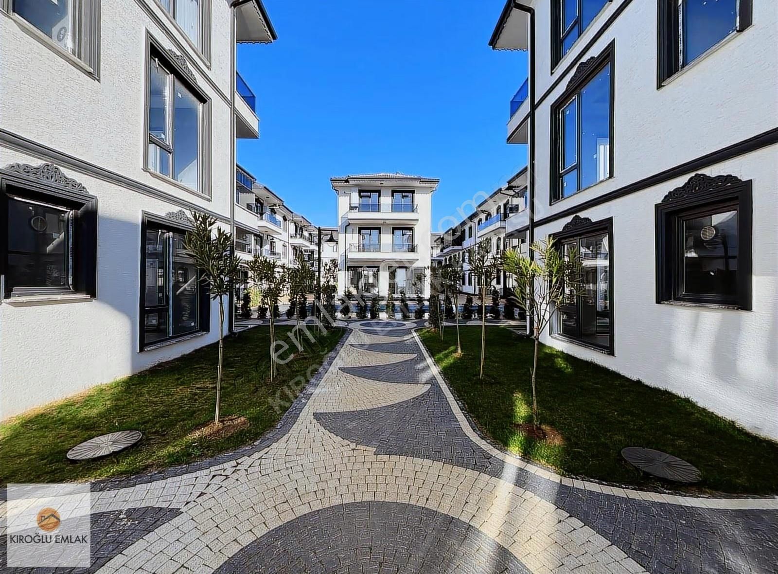 Lüks Yaşam!!! Modern~havuzlu~güvenlikli Site İçinde Sıfır 1+1 - Görsel 19