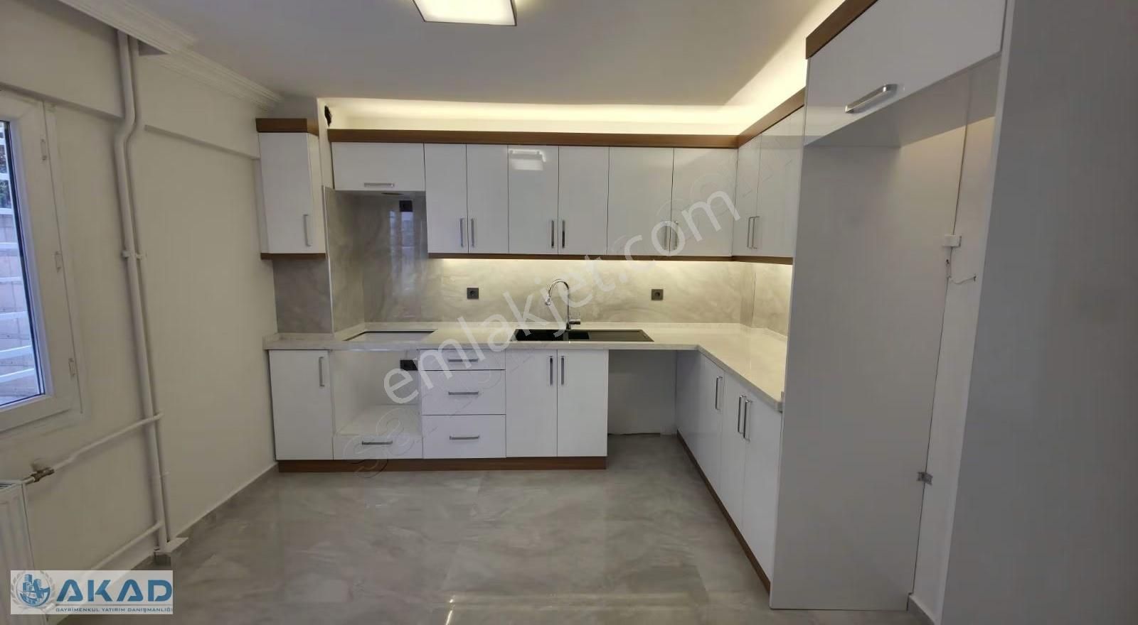 Akad'dan Güzelyalı 168 Metrekare Asansör Otopark Ara Kat Köşe.. - Görsel 15