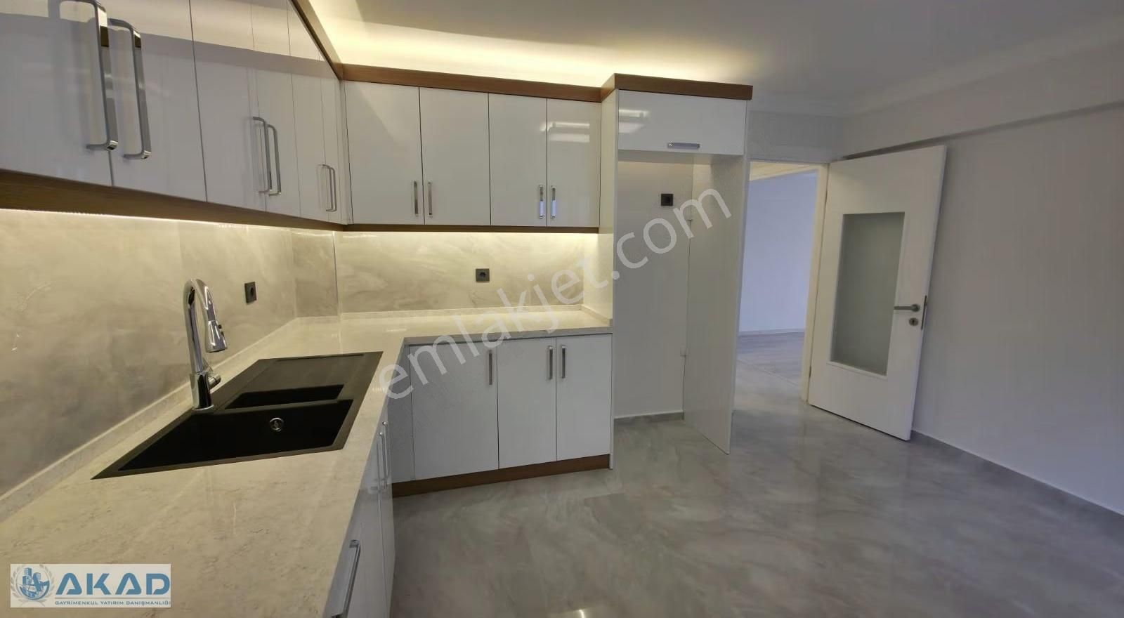 Akad'dan Güzelyalı 168 Metrekare Asansör Otopark Ara Kat Köşe.. - Görsel 25