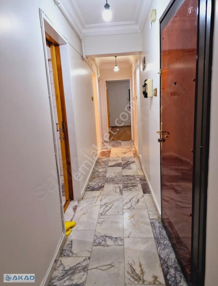 İstinye Park Yakını Üçkuyular Metro Dibinde Ara-kat D.gazlı